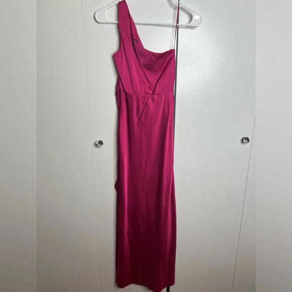 Abercrombie and Fitch - One-Shoulder Satin Knotted Midi Dress Pink - XS - Picture 4 of 6